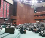  ??  ?? La Cámara de Diputados aprobó la minuta que expide la Ley General en materia de Desaparici­ón Forzada de Personas.