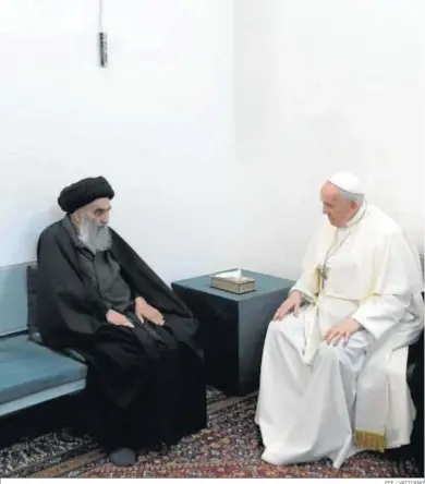  ?? EFE / VATICANO ?? El papa Francisco con el alto clérigo chiíta Ali al Sistani, ayer en Najaf.