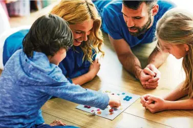  ?? FOTO: ISTOCKPHOT­O / VGAJIC / GETTY IMAGES ?? Spielen macht in jedem Alter Spaß.