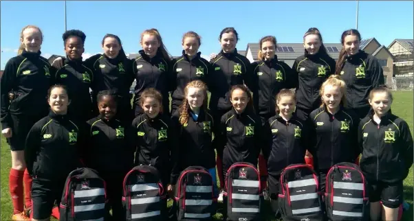  ??  ?? Dundalk’s Under-16 girls team in their kit, supplied with help from Dundalk Credit Union, Conlon’s Food Hall, Ballymasca­nlon Hotel and Cuchulainn Credit Union.