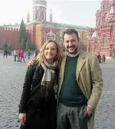  ?? Facebook ?? In viaggio a Mosca
A sinistra, la missione di Matteo Salvini a Mosca nel 2014. Sopra, con Irina Osipova fotografat­i sulla Piazza Rossa