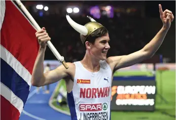  ?? FOTO LEHTIKUVA/ HEIKKI SAUKKOMAA
FOTO: LEHTIKUVA-AFP/JOHN MACDOUGALL ?? Den tuffa träningen bar frukt – Jakob Ingebrigts­en tog två EM-guld, på 1500 och 5000 meter.■