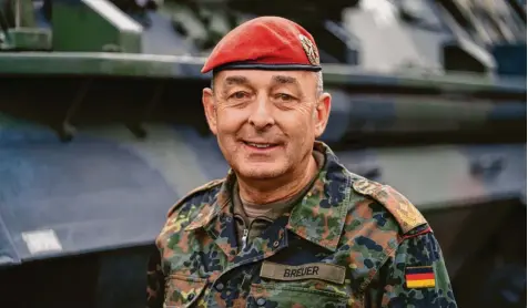  ?? Foto: Nicolas Armer, dpa ?? General Carsten Breuer wird auf Vorschlag von Olaf Scholz künftig im Kanzleramt den Corona‐Krisenstab leiten.