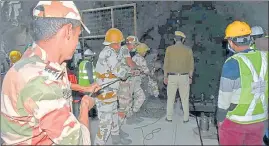  ?? PHOTO: ITBP TWITTER HANDLE ?? ITBP personnel assisting the rescue operation at a tunnel of Tidong Hydropower Project in Kinnaur district on Saturday.