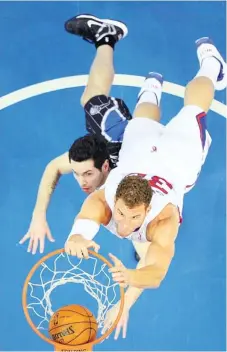  ?? (AP FOTO) ?? NOT TODAY. Blake Griffin (right) and the LA Clippers lost for the first time at home in 14 matches.