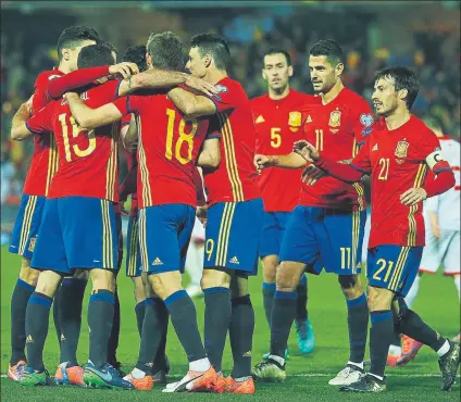  ?? FOTO: JA SIRVENT ?? El equipo quedó liberado en el tramo final con dos goles que maquillaro­n un flojo partido de La Roja