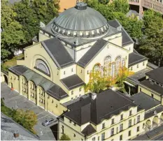  ?? Foto: Ulrich Wagner ?? Einst wie heute Zentrum des jüdischen Lebens in Augsburg: die Synagoge unweit des Königsplat­zes.