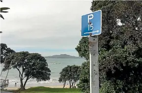  ?? TOM DILLANE/FAIRFAX NZ ?? The view from The Strand car park in Takapuna set to get new parking fees and time limits.