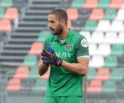  ?? ?? In porta Luca Lezzerini, alla seconda stagione con la maglia del Venezia