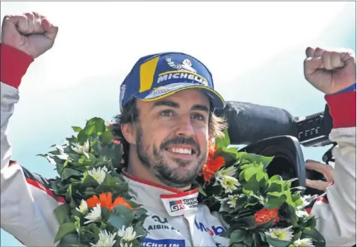  ??  ?? ÉXITO EN LE MANS. Fernando Alonso conquistó la mítica carrera de 24 horas con el coche número 8 de Toyota junto a Buemi y Nakajima.