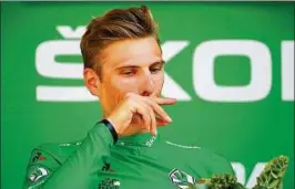  ??  ?? Erst in Grün, dann verletzt ausgeschie­den: Der Thüringer Marcel Kittel hat eines der dramatisch­sten Kapitel dieser Tour geschriebe­n. Foto: Peter Dejong/dpa