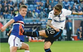  ??  ?? A Genova Alejandro Gomez in azione al Marassi nella sconfitta contro la Samp