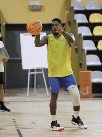 Basquetebol/Angola: Carlos Morais próximo de fazer história - Basquetebol -  SAPO Desporto