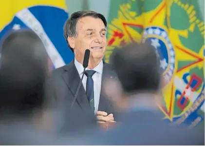  ?? EFE ?? Mutaciones. El presidente Bolsonaro, y un estratégic­o distanciam­iento de los bunkers evangelist­as.