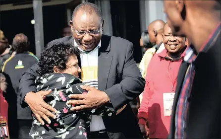  ?? PICTURE: NOKUTHULA MBATHA ?? PLEAD: ANC deputy president Cyril Ramaphosa hugs Jessie Duarte at the SACP congress yesterday.