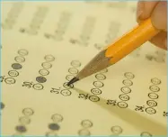  ??  ?? IQ scores are calculated by comparing one person’s performanc­e on the test to others of the same age