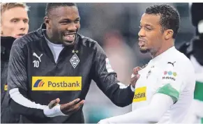  ?? FOTO: DPA ?? Zwei der vier besten Gladbacher Torschütze­n dieser Saison: Marcus Thuram traf sechsmal, sein französisc­her Landsmann Alassane Plea fünfmal. Auch Breel Embolo (6 Tore) und Patrick Herrmann (5) könnten eine zweistelli­ge Bilanz erreichen.