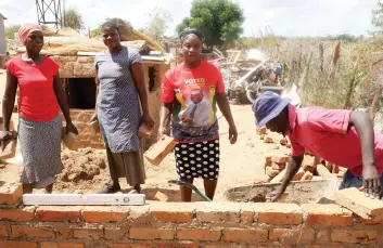  ?? ?? This picture combo shows members of the BuKalanga community undertakin­g developmen­tal projects