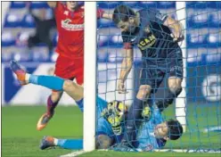  ??  ?? ACABÓ EN GOL. Munir tenía agarrado el balón, pero se lo quitaron.