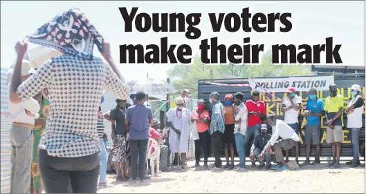  ?? Photo: Emmency Nuukala ?? Gearing up… Voters line up to vote in the Tobias Hainyeko constituen­cy yesterday.