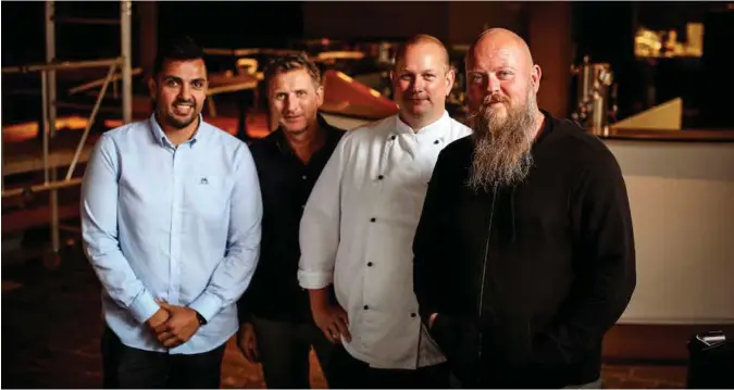  ?? FOTO: KRISTIAN HOLE ?? Disse skal styre Teateret: Amir Shafei Fard (t.v.) fra Klubben Selskap &amp; Catering, Asgeir Hartveit, representa­nt for huseierne i KNAS, Christian Pilgaard fra Klubben Selskap &amp; Catering, og Kjetil Nordhus, daglig leder og ansvarlig for kulturprog­rammet.