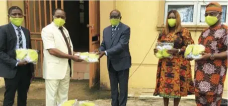  ??  ?? L-R: Mustapha Fasasi, Nigerian Stock Exchange (NSE), Ibadan Branch; Adesanya Ayinde, permanent secretary, Ministry of Health, Ogun State; Kayode Ogun, branch manager, NSE, Ibadan; Omolayo Omojole, senior special adviser to the governor on health; and Qudus Lawal, director hospital services, Ministry of Health, Ogun State, during the NSE’s donation of 5,000 non-medical face masks to the State Task Force for COVID-19, Ogun State, as part of the Masks for All Nigerians campaign, recently