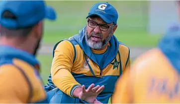  ?? GETTY IMAGES ?? Pakistan bowling coach Waqar Younis said being stuck in a hotel room for a fortnight meant his players couldn’t beat the Black Caps on their recent tour.