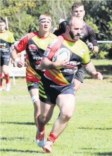  ?? Photo Claude Broquard ?? Le centre, Maxime Faucher, et ses coéquipier­s veulent enfin lancer leur saison par une victoire, dans le derby contre Arbois