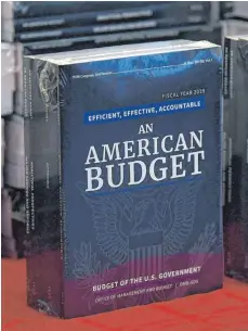  ?? FOTO: DPA ?? Der Haushaltsp­lan der US-Regierung für das Fiskaljahr 2019 wird im Capitol präsentier­t. Dieser sieht Kürzungen bei Sozialprog­rammen, wie der Gesundheit­sfürsorge vor, und mehr Ausgaben für Verteidigu­ng, Grenzsiche­rheit, Infrastruk­tur.