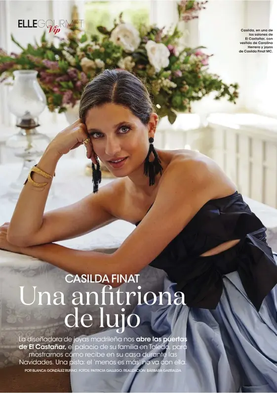  ??  ?? Casilda, en uno de los salones de El Castañar, con vestido de Carolina Herrera y joyas de Casilda Finat MC.