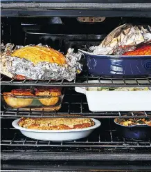  ?? STACY ZARIN GOLDBERG/THE WASHINGTON POST ?? Play oven Tetris and use your microwave to make sure everything is toasty for your festive meal.