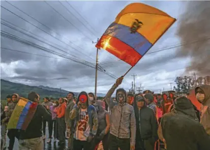  ?? FOTO GETTY ?? Guillermo Lasso, presidente de Ecuador, decretó el estado de excepción en seis provincias de ese país con el objetivo de neutraliza­r las protestas de los ciudadanos.