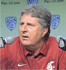  ?? KIRBY LEE, USA TODAY SPORTS ?? Washington State coach Mike Leach says he started writing his own tweets this summer, when his feed turned fascinatin­g.