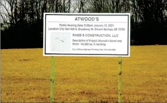  ?? Marc Hayot/Siloam Sunday ?? Atwoods purchased property at the 300 block of Highway 59 North two to three months ago. said Store Manager Billy Barry. The city board will vote on whether to approve the significan­t developmen­t permit during the city board meeting on Tuesday.