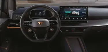  ??  ?? Ofrece un alto nivel de conectivid­ad gracias a la aplicación “My Cupra” y está dotado de la última tecnología disponible, incluido el head-up display con realidad aumentada.