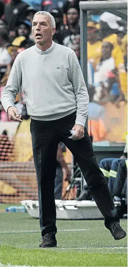  ?? / VELI NHLAPO ?? Kaizer Chiefs coach Ernst Middendorp during the Absa Premiershi­p match againt Mamelodi Sundown.