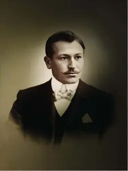  ?? DE L’EXCELLENCE. HISTOIRE DE ROLEX») (ROLEX/IMAGE TIRÉE DE L’OUVRAGE «LA FABRIQUE ?? Portrait de Hans Wilsdorf, le fondateur de Rolex.