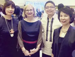  ??  ?? STAR Lifestyle editor Millet Mananquil with Australian Ambassador to the Philippine­s Amanda Gorely, Ateneo University president Fr. Jett Villarin and Kalaw-Ledesma Foundation president Ada Mabilangan