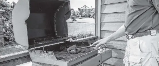  ?? 123RF ?? Make sure your barbecue brush is good to go when grilling.