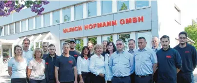  ??  ?? Das Team der Ulrich Hofmann Gmbh aus Günzburg ist kompetente­r Lösungsanb­ieter für Reinigungs und Kommunalte­chnik.
