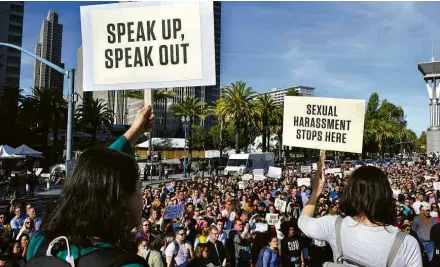  ?? Eric Risberg/Associated Press ?? Funcionári­os do Google protestam em San Francisco contra a atitude da empresa diante de casos de assédio