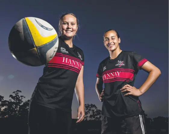  ?? Picture: JERAD WILLIAMS ?? Griffith University Colleges players Ashleigh Cooksley and under-17s star Tiana Raftstrand-Smith.