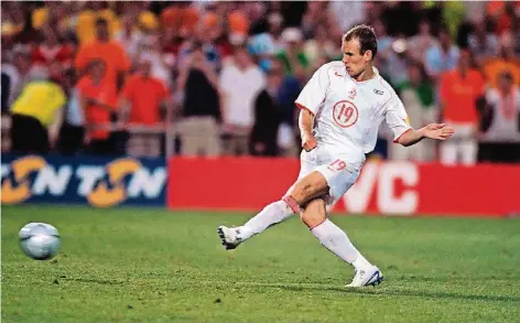 ?? FOTO: IMAGO ?? In der Haltung unverkennb­ar Arjen Robben – der Niederländ­er 2004, am Anfang einer großen Karriere.
