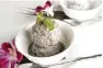  ??  ?? Black sesame ice cream