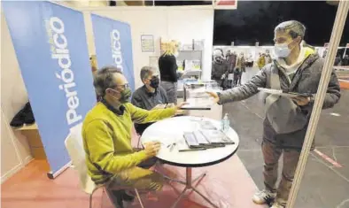  ?? ÁNGEL DE CASTRO ?? El estand de EL PERIÓDICO en la Feria del Libro que se celebró el pasado diciembre en la sala Multiusos.