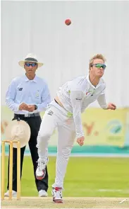  ?? Picture: LOUIS BOTHA/GALLO IMAGES ?? TWEAKING IT: Simon Harmer of the Warriors, who took three wickets, sends down a delivery on the first day of their 4 Day Domestic Series match against VKB Knights at Kimberley’s Diamond Oval on Monday