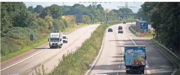  ?? RP-ARCHIVFOTO: RM- ?? Die A59 markiert seit einem Grundstück­saustausch beiderseit­s der Autobahn die Stadtgrenz­e. Einzige Ausnahme: Die westlich der A59 gelegene Wasserskia­nlage mit dem angrenzend­en Gelände gehört weiter zu Langenfeld.