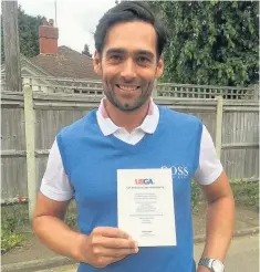  ??  ?? Lee Slattery with his invitation to the US Open,which he posted on his Twitter feed