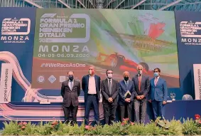  ?? ANSA ?? Palazzo Lombardia I protagonis­ti della presentazi­one del 91 GP d’Italia di F.1 ieri a MIlano