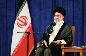  ?? DR ?? Ali Khamenei disse que os Basiji sacrificar­am a vida para proteger os governante­s do país